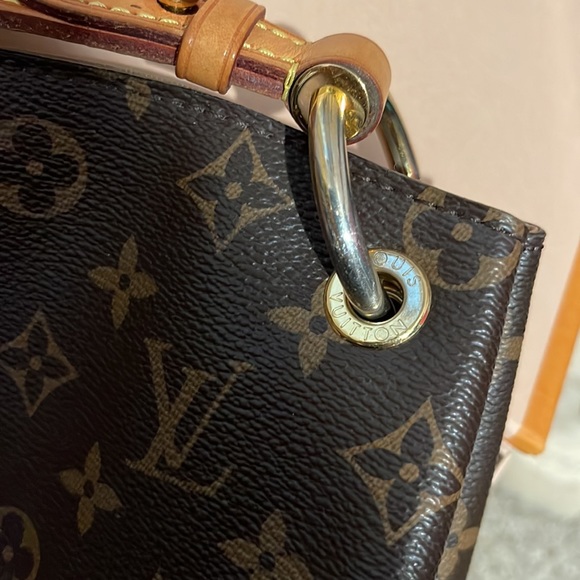 AUTHENTIC Louis Vuitton Graceful MM Handbag - Picture 11 of 11